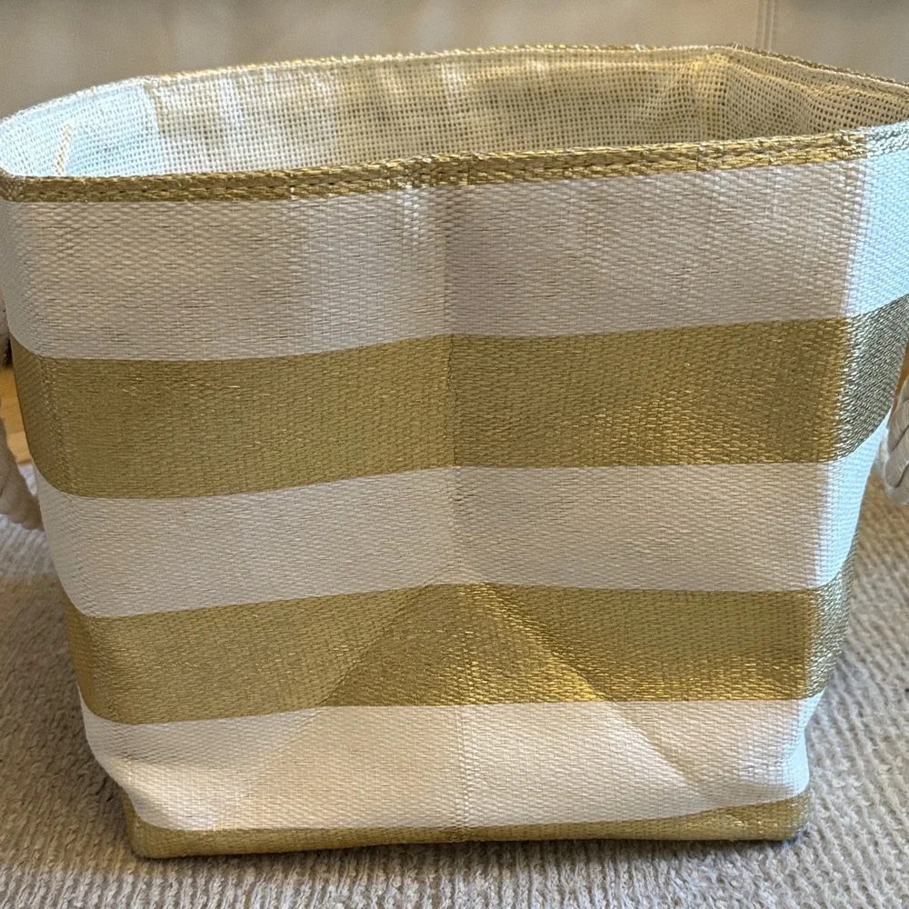 Crate&Barrel enhance your